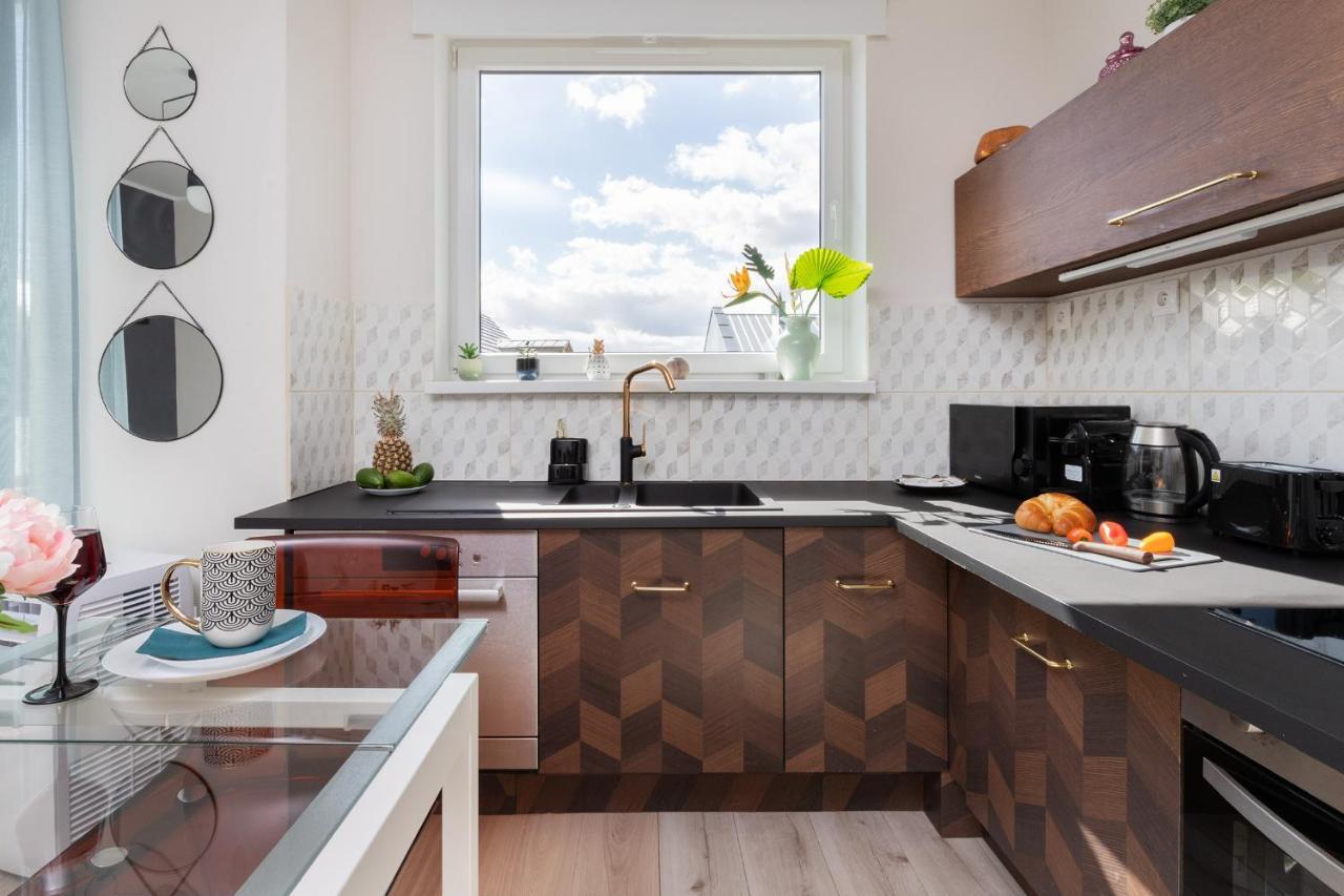 Przestronne 2 Oddzielne Sypialnie Caly Apartament W Spokojnej Dzielnicy Borkowo  Zewnętrze zdjęcie